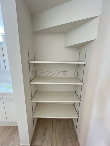 所沢市中富・全1棟　新築一戸建　～駐車並列3台可～の収納|洗面所収納