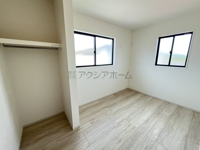 所沢市中富・全1棟　新築一戸建　～駐車並列3台可～の子供部屋|2F洋室4.9帖