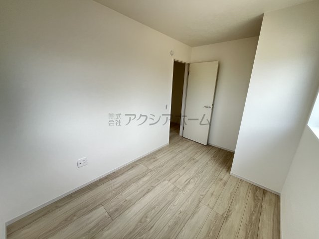 所沢市中富・全1棟　新築一戸建　～駐車並列3台可～の子供部屋|2F洋室4.9帖