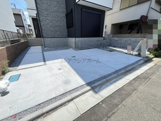 所沢市中新井1丁目・全1棟　新築一戸建　～LDK21.7帖～の駐車場|カースペースは並列2台分ございます。