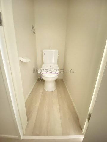 所沢市緑町4丁目・全3棟　新築一戸建　2号棟　～3階建～のトイレ|1Fトイレ