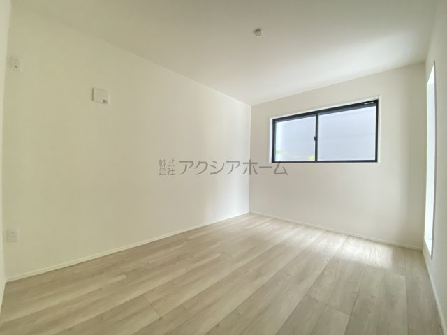 所沢市緑町4丁目・全3棟　新築一戸建　2号棟　～3階建～の洋室|1F洋室8.4帖