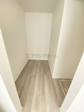 所沢市緑町4丁目・全3棟　新築一戸建　2号棟　～3階建～の洋室|1F洋室8.4帖のウォークインクローゼット