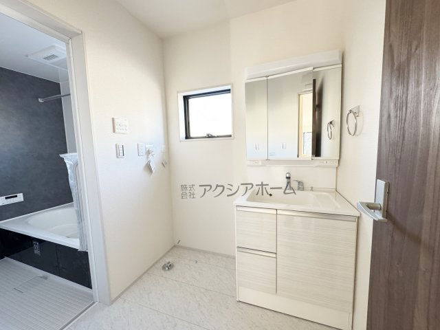 所沢市山口・全2棟　新築一戸建　2号棟　～和室あり～の独立洗面台