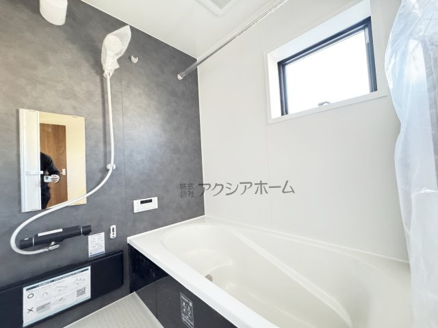 所沢市山口・全2棟　新築一戸建　2号棟　～和室あり～の浴室|1坪サイズ・浴室乾燥機付ユニットバスで一日の疲れを癒しましょう♪