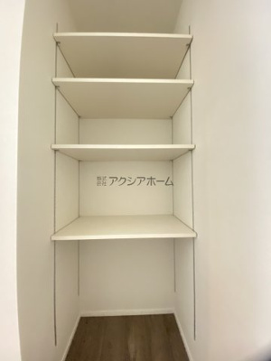 【収納】 | 所沢市けやき台1丁目・全2棟　新築一戸建　2号棟 | 洗面室4段可動棚