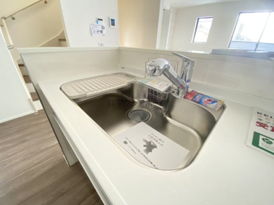 【設備】 | 所沢市けやき台1丁目・全2棟　新築一戸建　2号棟 | 浄水器一体型水栓付シンク