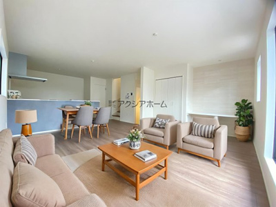 【居間・リビング】 | 所沢市けやき台1丁目・全2棟　新築一戸建　2号棟 | LDK2階LDK19.2帖(家具はCG画像での表示になります。)