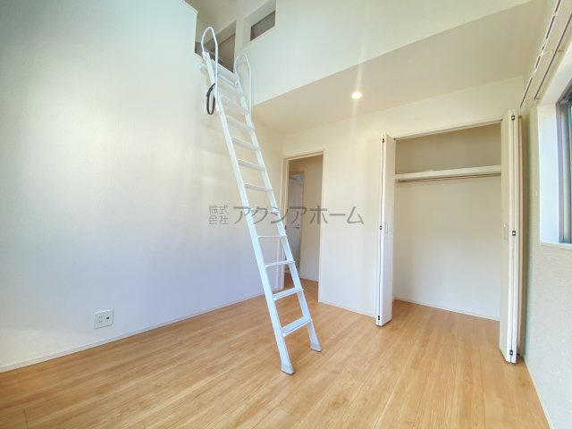 【子供部屋】 | 小平市上水新町1丁目　中古一戸建　～築浅・駐車並列2台～ | 2階洋室5.2帖