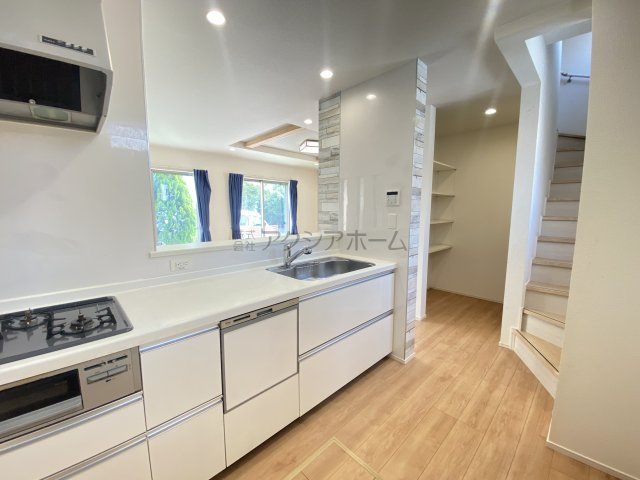 【キッチン】 | 小平市上水新町1丁目　中古一戸建　～築浅・駐車並列2台～