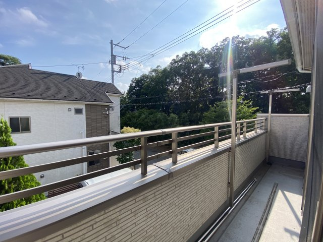 【バルコニー】 | 小平市上水新町1丁目　中古一戸建　～築浅・駐車並列2台～