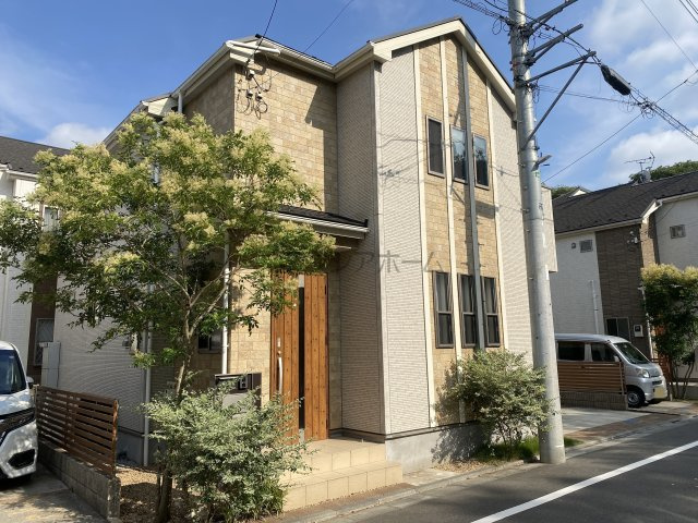 【外観】 | 小平市上水新町1丁目　中古一戸建　～築浅・駐車並列2台～