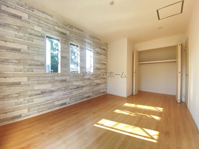 【寝室】 | 小平市上水新町1丁目　中古一戸建　～築浅・駐車並列2台～ | 2階洋室7帖