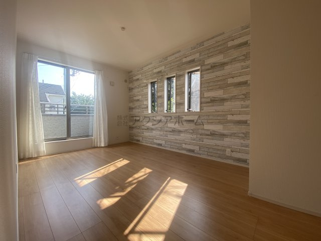 【寝室】 | 小平市上水新町1丁目　中古一戸建　～築浅・駐車並列2台～ | 2階洋室7帖