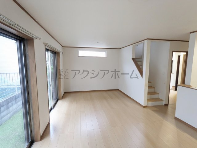 所沢市山口　中古一戸建　～駅徒歩10分～の居間・リビング