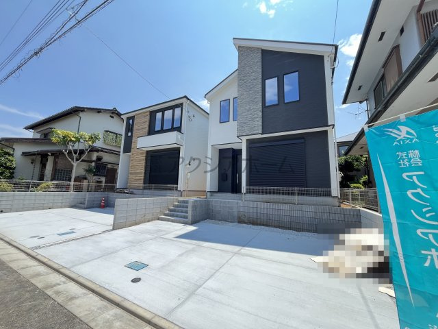 所沢市中新井5丁目・全2棟　新築一戸建　1号棟の前面道路含む現地写真