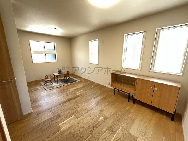 所沢市花園2丁目・全16棟　新築未入居一戸建て　13号棟の子供部屋|2F洋室10.6帖（5.3帖+5.3帖）間仕切り設置で分割利用することも可能です。