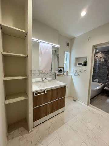 所沢市花園2丁目・全16棟　新築未入居一戸建て　13号棟の独立洗面台