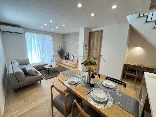 所沢市花園2丁目・全16棟　新築未入居一戸建て　13号棟の居間・リビング