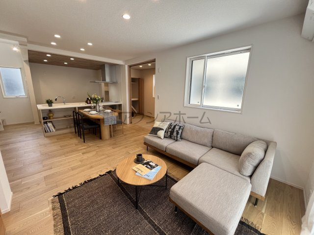 所沢市花園2丁目・全16棟　新築未入居一戸建て　13号棟の居間・リビング