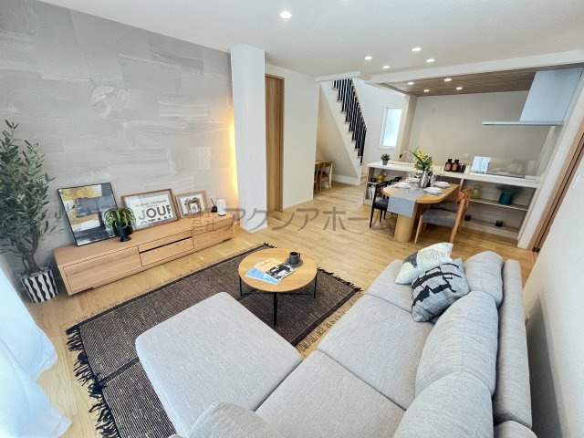 所沢市花園2丁目・全16棟　新築未入居一戸建て　13号棟の居間・リビング