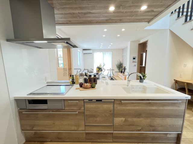 所沢市花園2丁目・全16棟　新築未入居一戸建て　13号棟のキッチン|リビングを見渡せる対面キッチン・食洗機付きです。