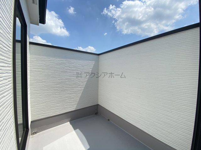所沢市中新井5丁目・全2棟　新築一戸建　2号棟のバルコニー