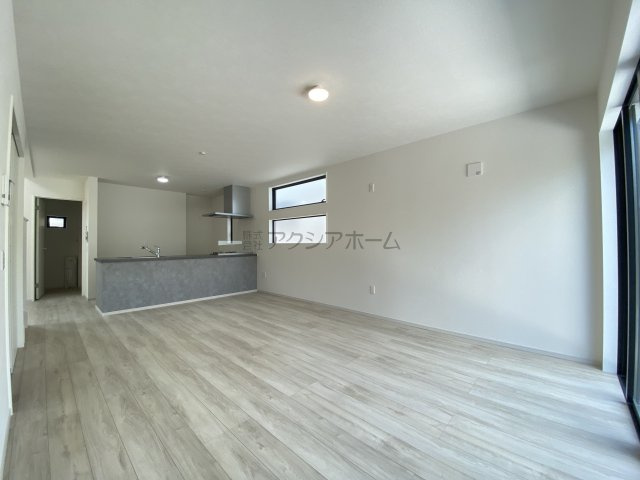 所沢市中新井5丁目・全2棟　新築一戸建　2号棟の居間・リビング