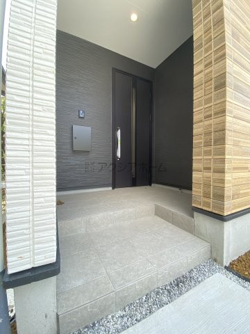 所沢市中新井5丁目・全2棟　新築一戸建　2号棟の玄関