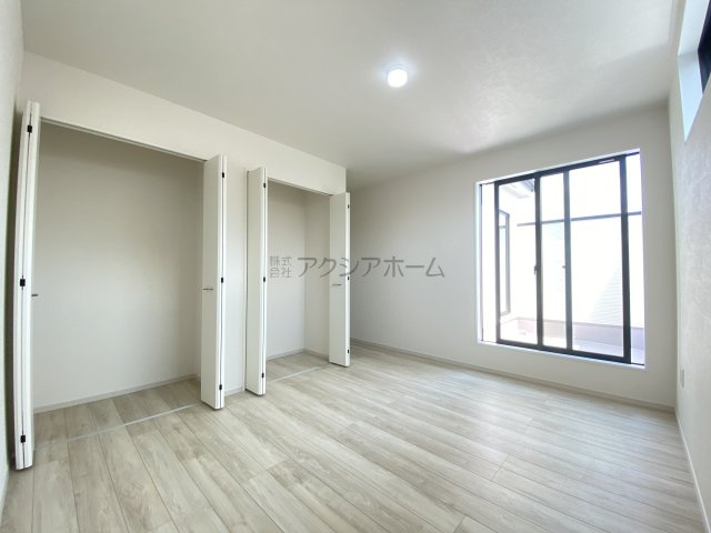 所沢市中新井5丁目・全2棟　新築一戸建　2号棟の寝室|洋室7.3帖