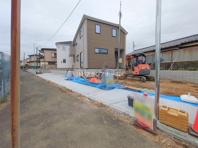 所沢市小手指南2丁目・全2棟　新築一戸建　1号棟の前面道路含む現地写真