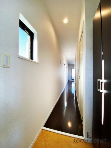 PRIMAVERA　WESTの玄関