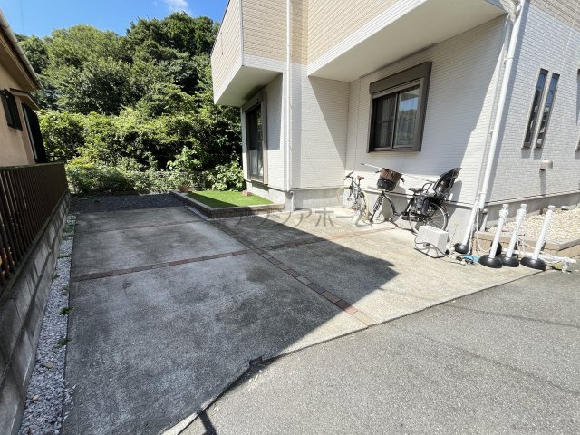 入間市豊岡2丁目　中古一戸建　～2016年築・オール電化～の駐車場