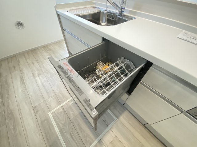 所沢市北秋津・全1棟　新築一戸建　～並列駐車2台可～のキッチン|食器洗浄乾燥機
