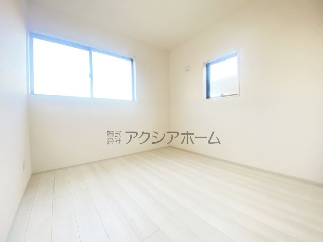 所沢市上新井2丁目・全5棟　新築一戸建　5号棟　～駐車2台～の洋室|洋室　5.33帖
