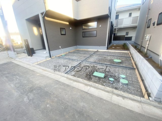 所沢市上新井2丁目・全5棟　新築一戸建　5号棟　～駐車2台～の駐車場