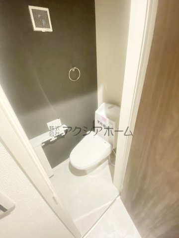 所沢市上新井2丁目・全5棟　新築一戸建　5号棟　～駐車2台～のトイレ