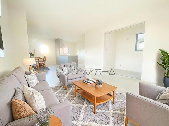 所沢市上新井2丁目・全5棟　新築一戸建　5号棟　～駐車2台～の内装|（家具はCG画像での表示になります）