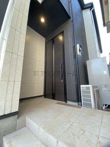 所沢市向陽町・全2棟　新築一戸建　2号棟の玄関