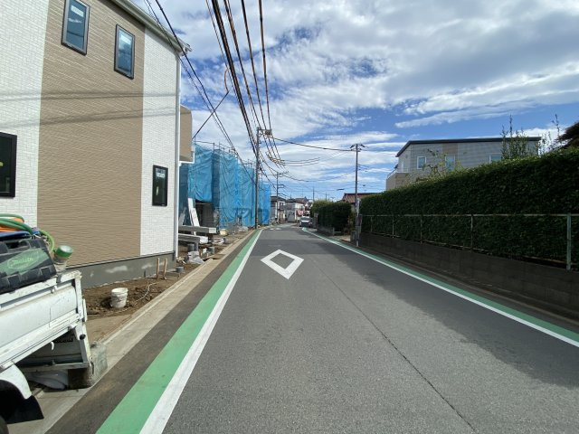東村山市久米川町2丁目・全7棟　新築一戸建　A号棟の前面道路含む現地写真|前面道路　2025年9月29日撮影

