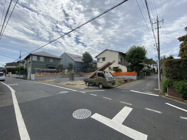 東久留米市氷川台2丁目・全2棟　新築一戸建　1号棟の前面道路含む現地写真|前面道路　2025年9月29日撮影

