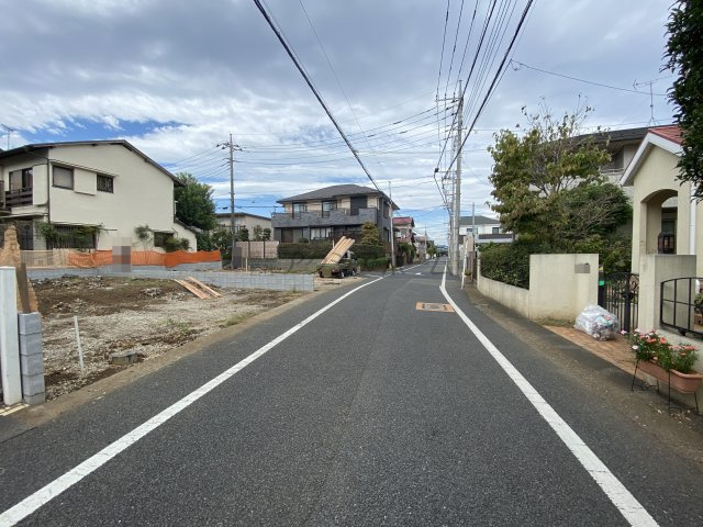 東久留米市氷川台2丁目・全2棟　新築一戸建　1号棟の前面道路含む現地写真|前面道路　2025年9月29日撮影

