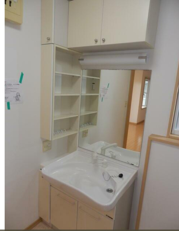 7256桂見中古住宅の独立洗面台