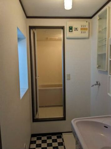 リヴェールIWAIの独立洗面台|※別室参考写真です