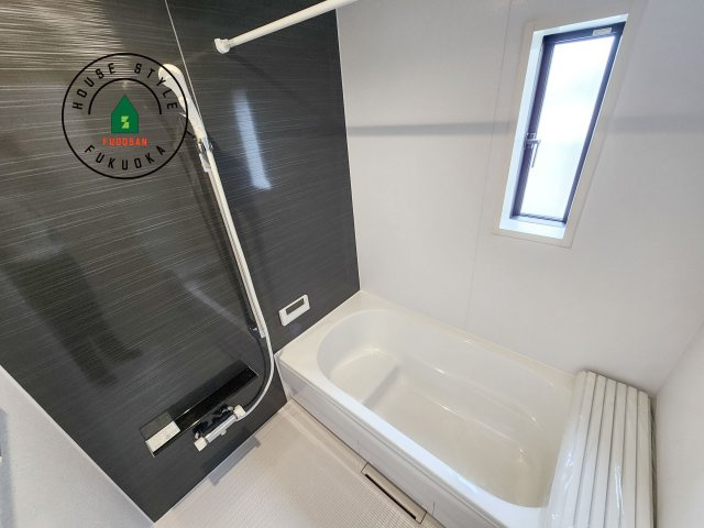 福岡市西区上山門2丁目第13-1棟（1号棟）の浴室|浴室は一日の疲れを癒す場所だから、家族みんながゆったりできる快適設計。追い炊き機能付きオートバス。安定した温度で、いつでも快適に入浴できます。