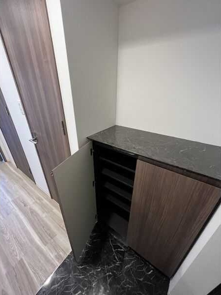 S-RESIDENCE鶴舞駅前の玄関