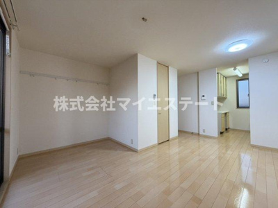 【居間・リビング】 | ラビアンローズⅢ