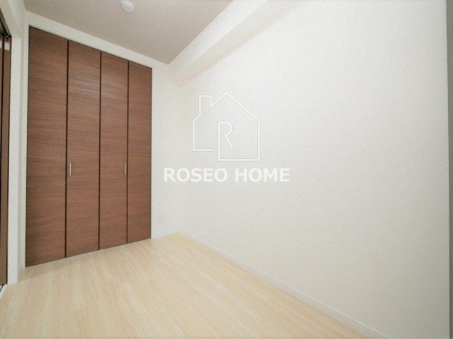 グランステディ新梅田の洋室