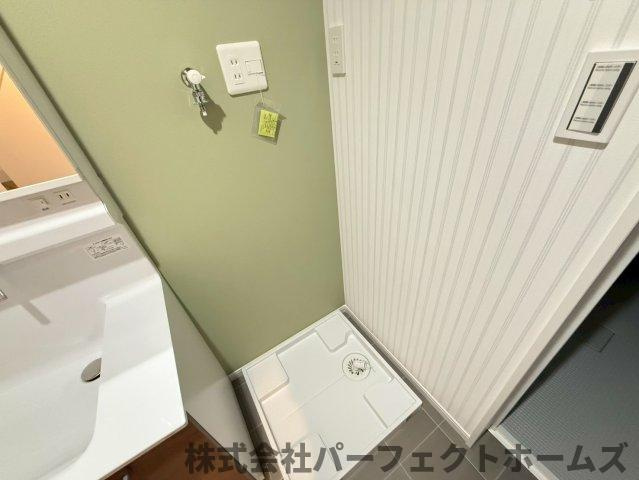 茄子作北町戸建のランドリースペース|洗濯パン