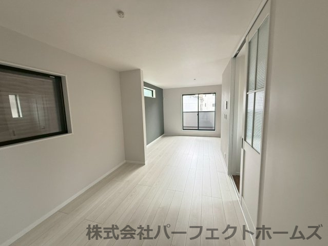 茄子作北町戸建の内装|明るい色調の室内です
